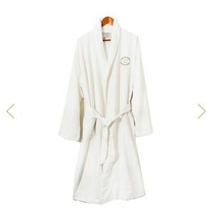 Venus Et Fleur Luxury Robe